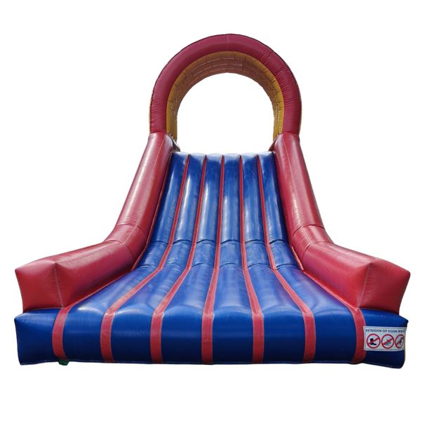 Klauter- /zeephelling 13 mtr lang en 6 mtr hoog. Zeer geschikt voor zeskampen. Klauter- /zeephelling 13 mtr lang en 6 mtr hoog. Zeer geschikt voor zeskampen.