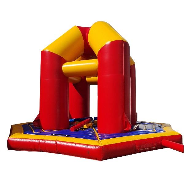 Attractie gladiatoren game. Arena met 4 stootstokken, 4 blokken is een top attractie.