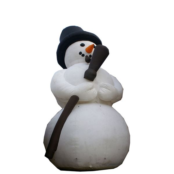 Opblaasbare sneeuwpop 5 meter hoog kan//mag op een thema winter niet ontbreken toch?
