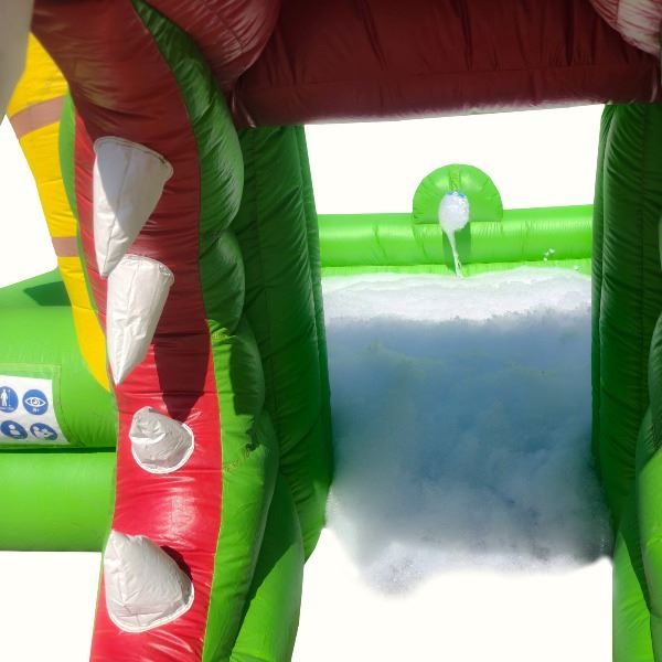 Schuim party / Bubble party attractie met boarding en schuimmachine