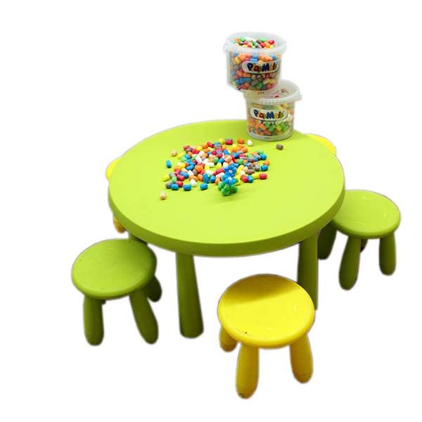 Huur kinder tafel + 5 krukjes