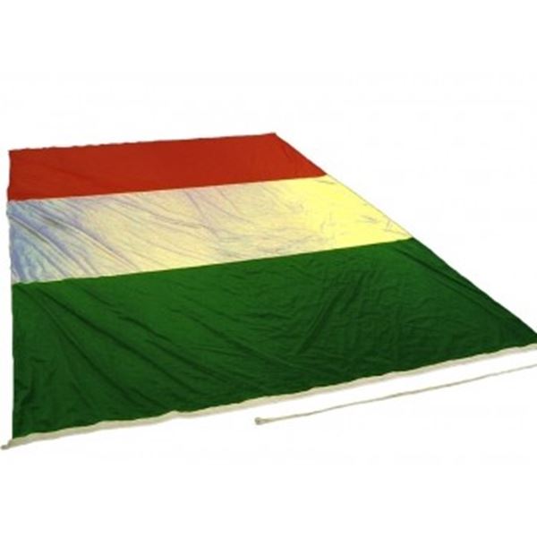 Vlag Italie met de afm. 1,45 x 1 meter en als gevel vlag of decoratie te gebruiken.