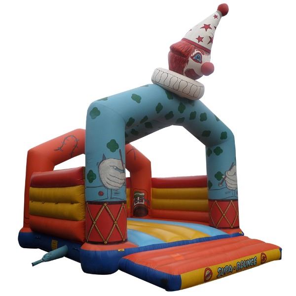 Clown afmetingen 6 x 7,5 meter