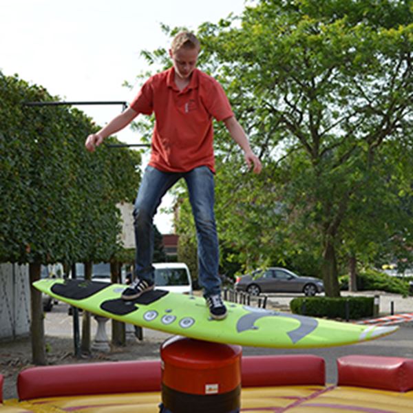 Surf simulator